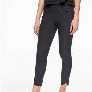 Athleta Stellar Crop